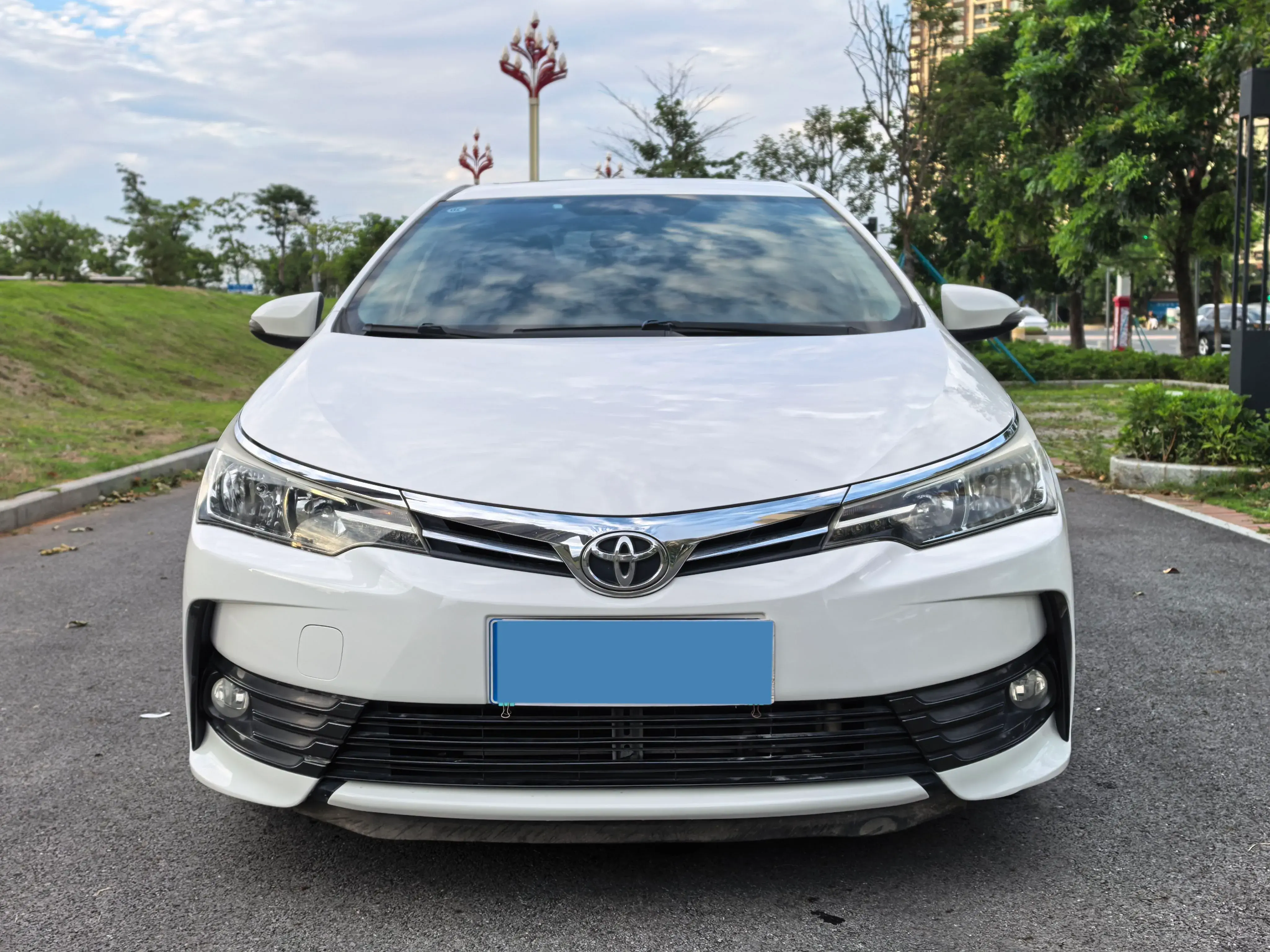 2018 TOYOTA COROLLA thumbnail 2