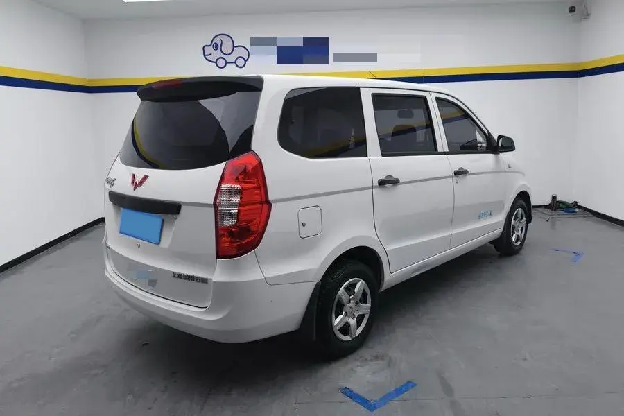 2018 WULING HONGGUANG thumbnail 2