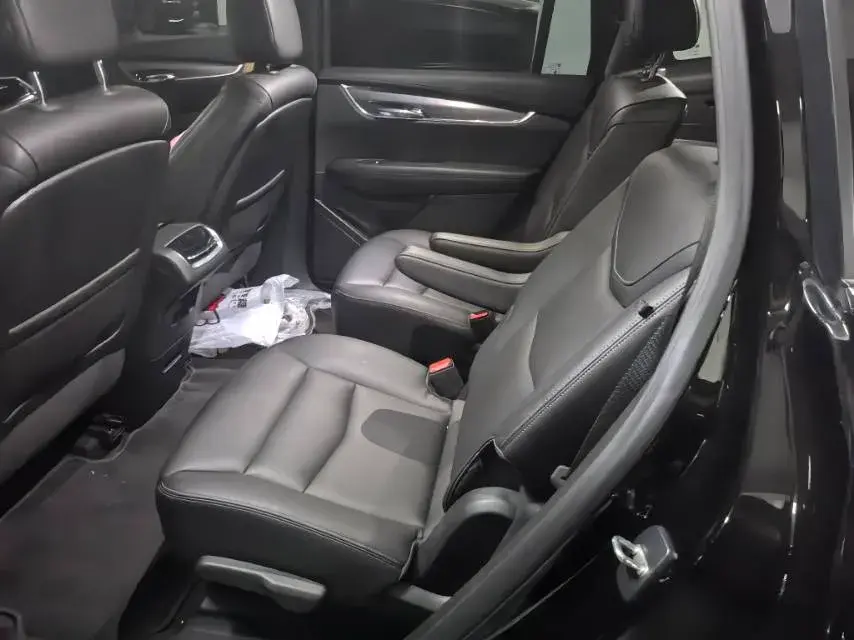 2021 CADILLAC XT6 thumbnail 4