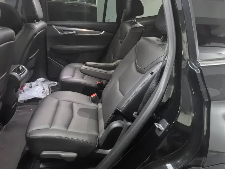 2021 CADILLAC XT6 thumbnail 3