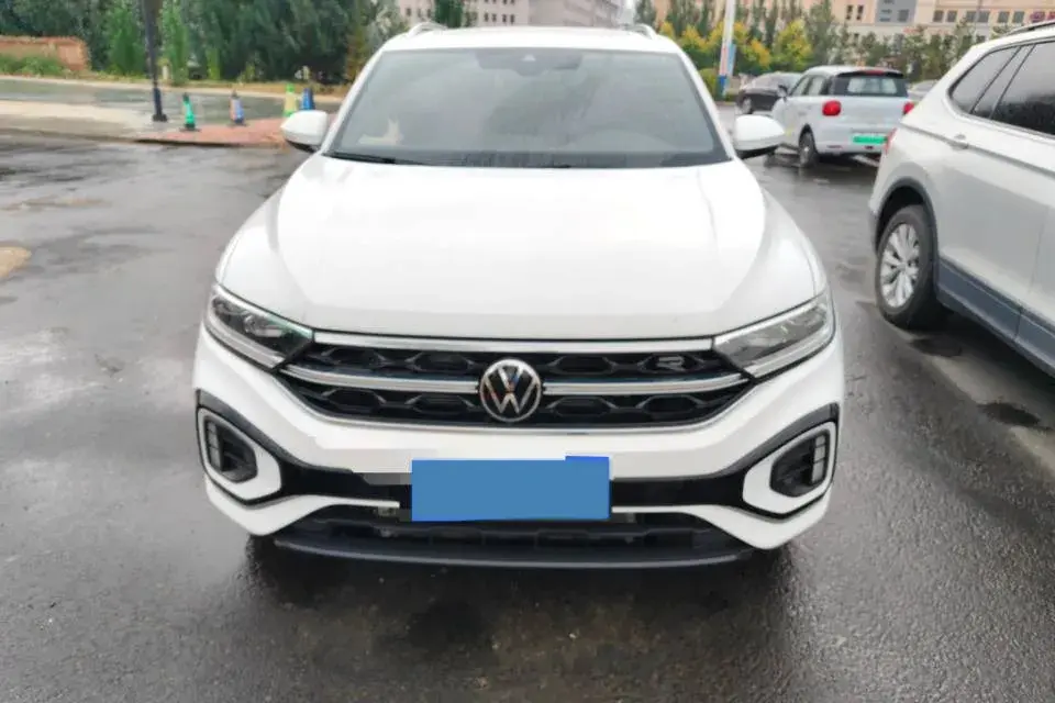 2023 VOLKSWAGEN T-ROC thumbnail 2