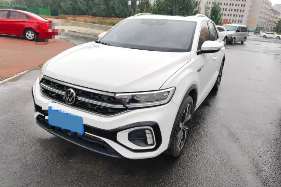 2023 VOLKSWAGEN T-ROC view 1