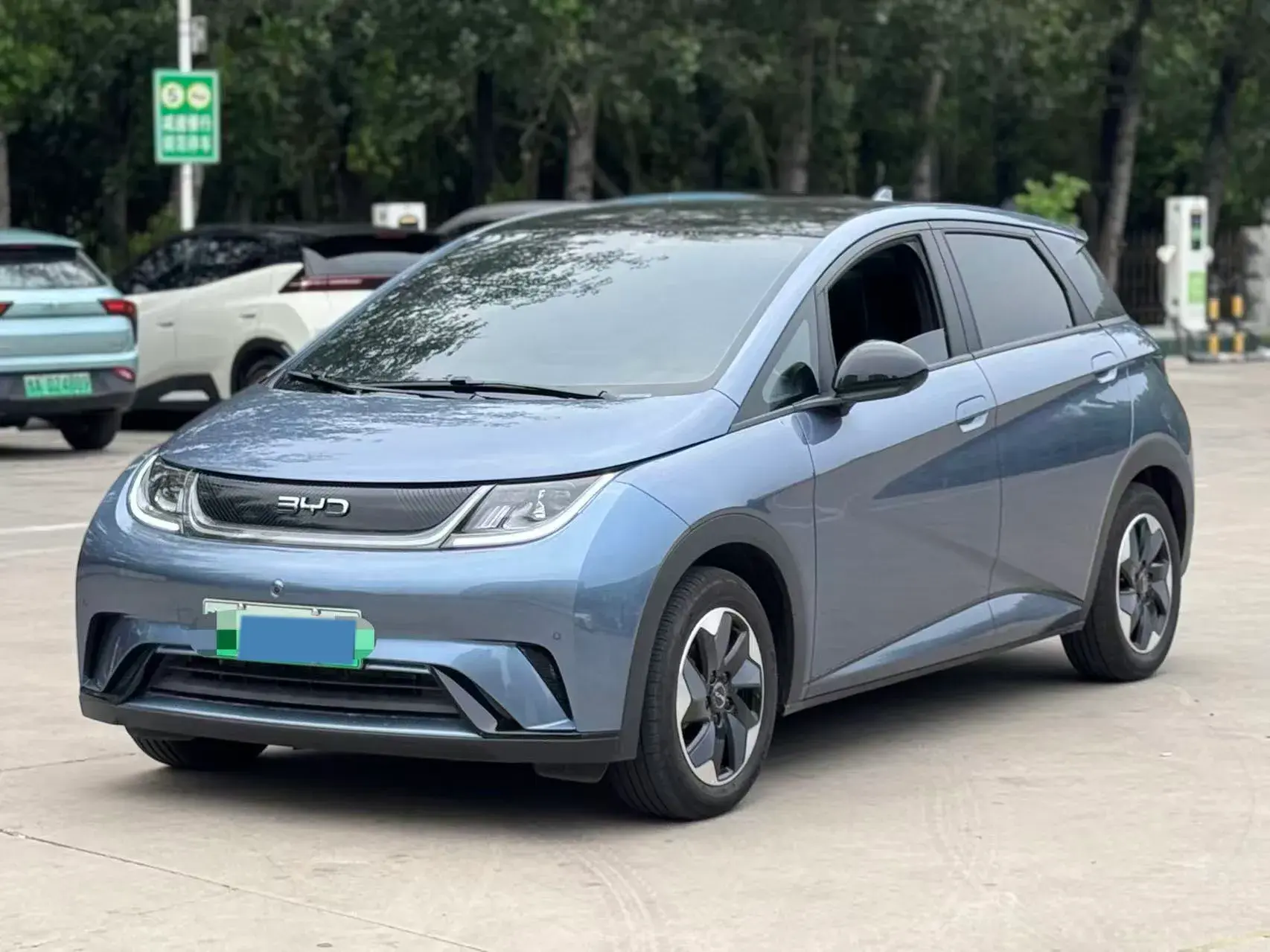 2025 BYD DOLPHIN view 1