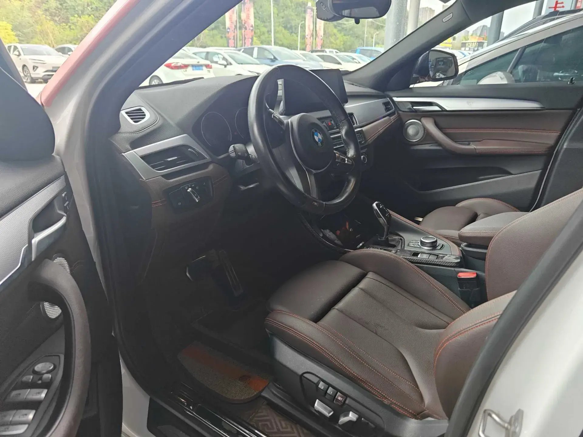 2021 BMW X2 thumbnail 2