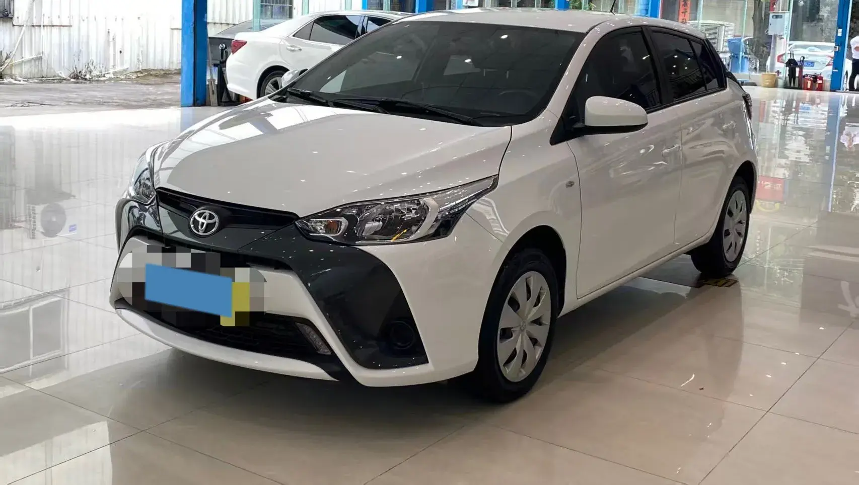 2022 TOYOTA YARIS view 1