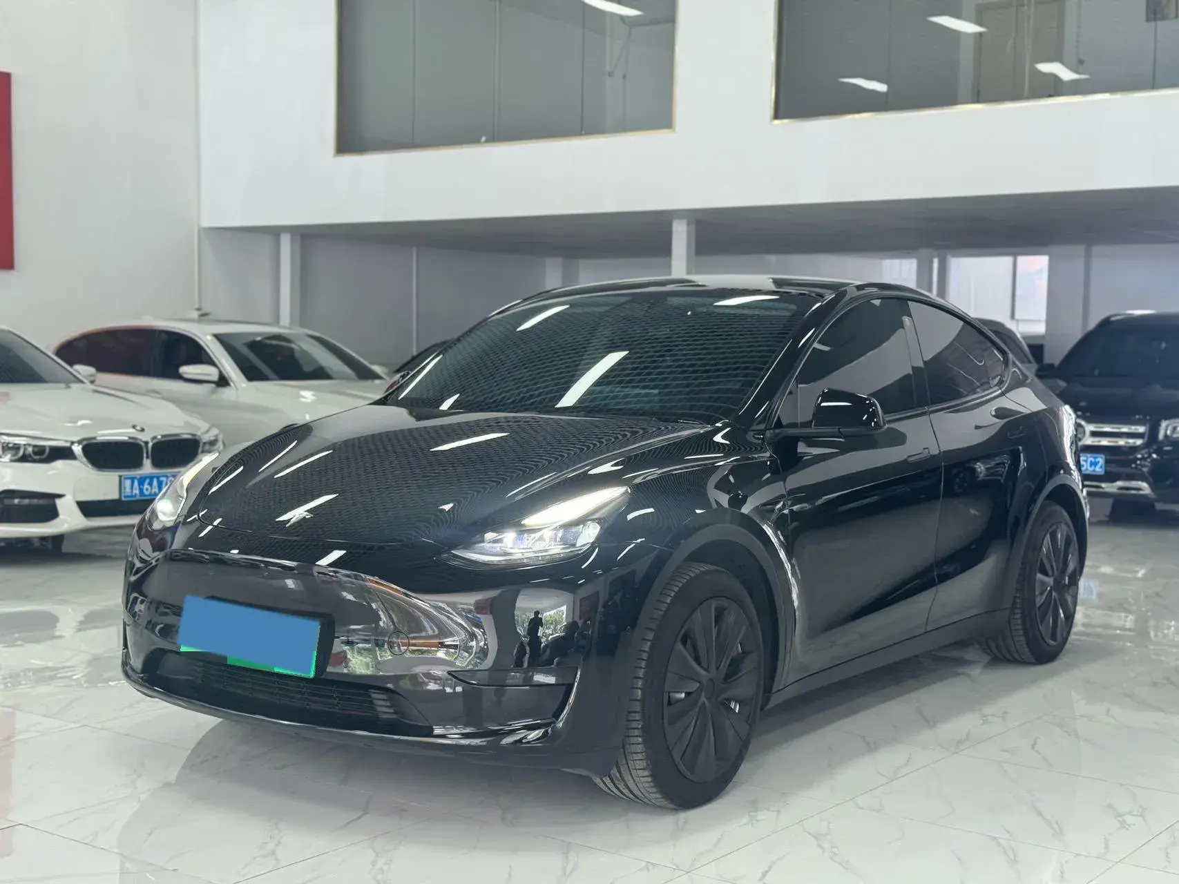 2022 TESLA MODEL view 1