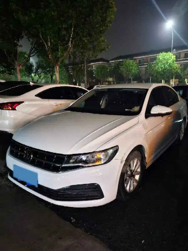 2021 VOLKSWAGEN BORA view 1