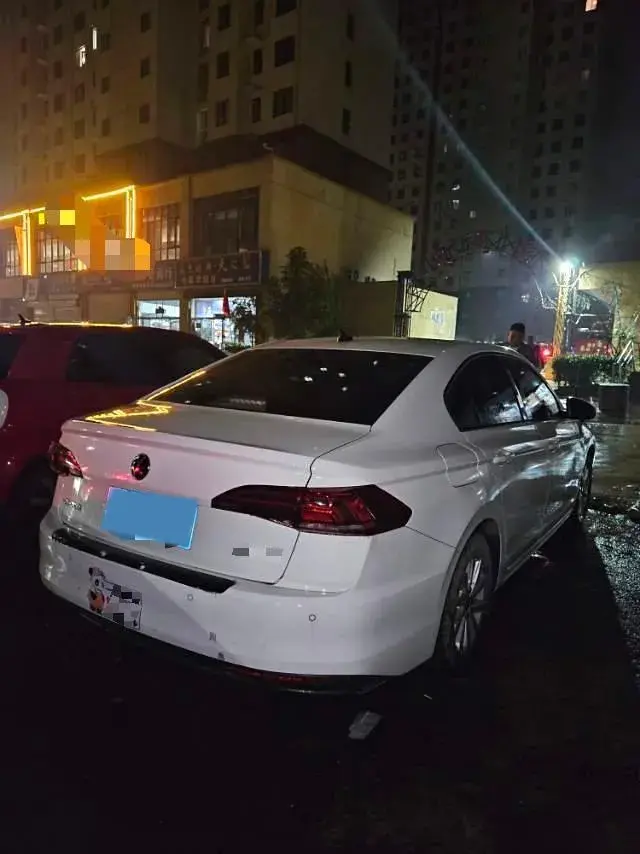 2021 VOLKSWAGEN BORA thumbnail 3