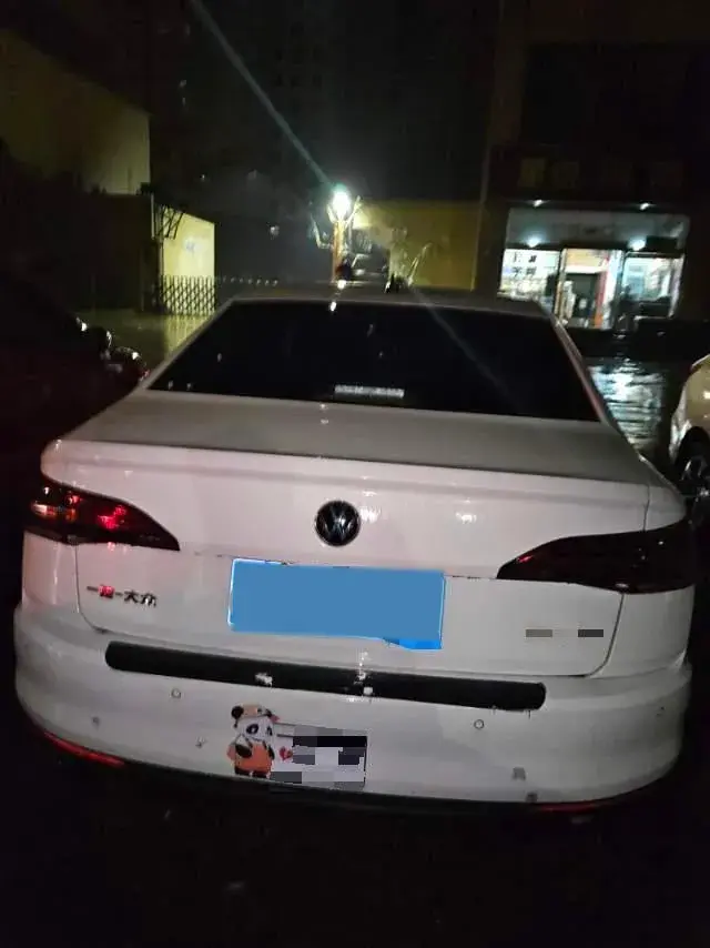 2021 VOLKSWAGEN BORA thumbnail 4