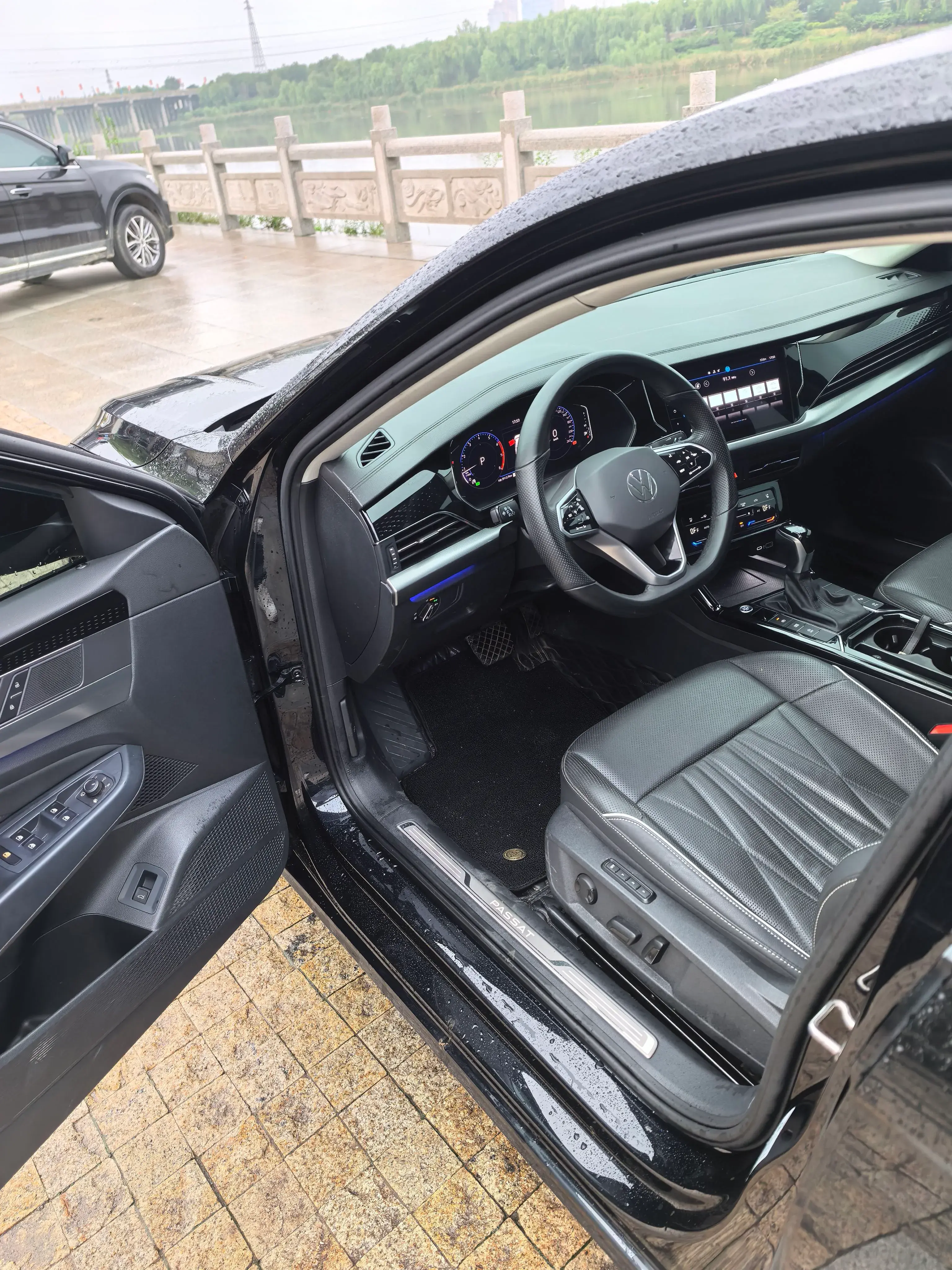 2023 VOLKSWAGEN PASSAT thumbnail 4