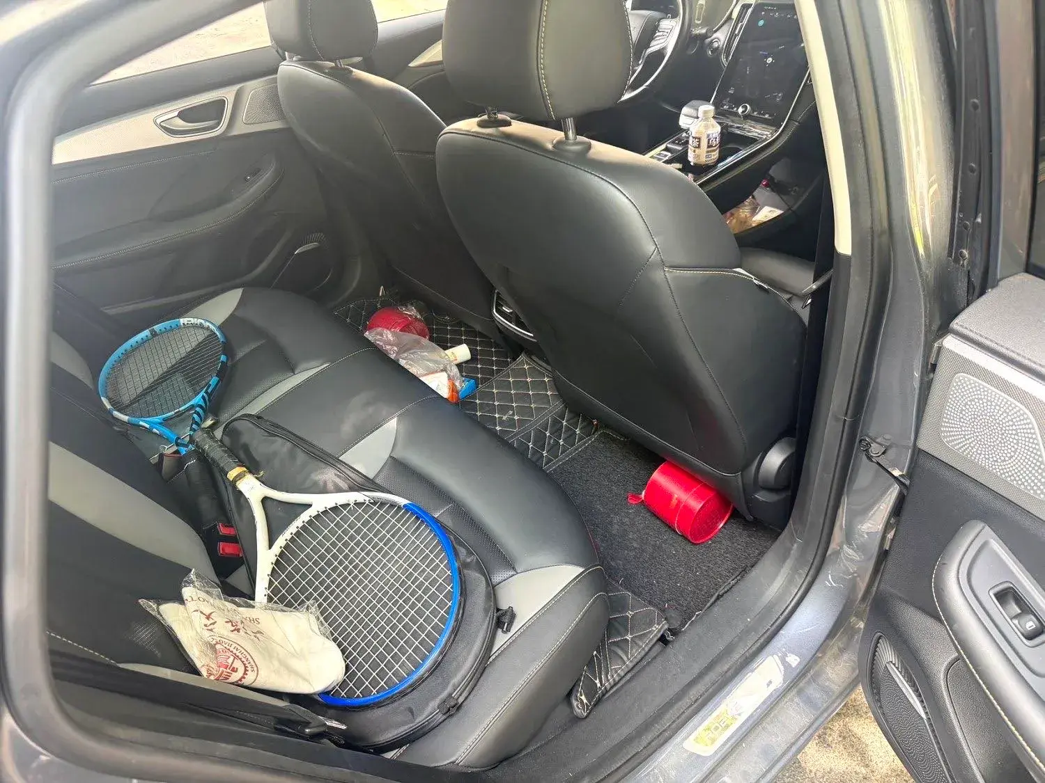 2020 ROEWE I6 thumbnail 3