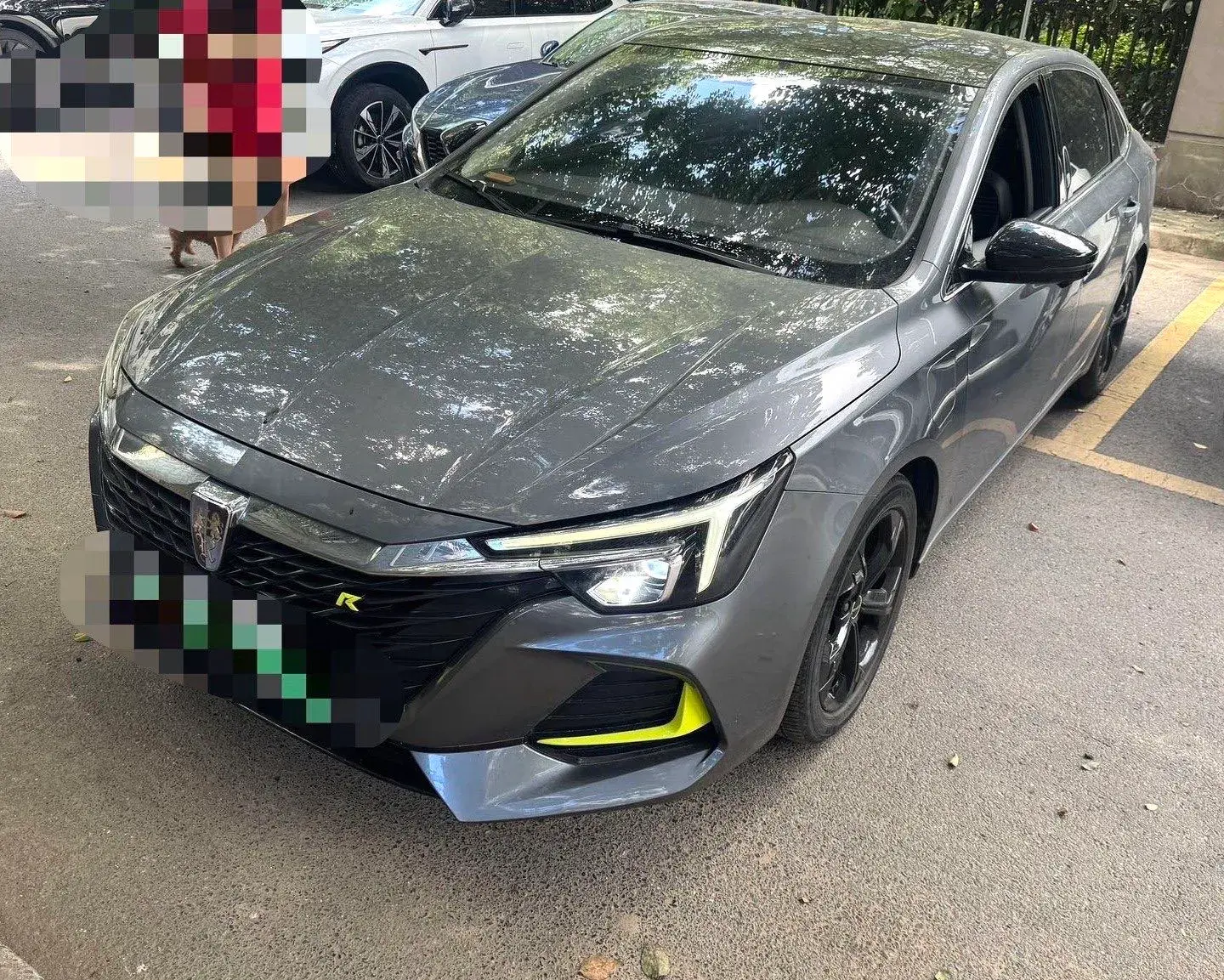 2020 ROEWE I6 view 1