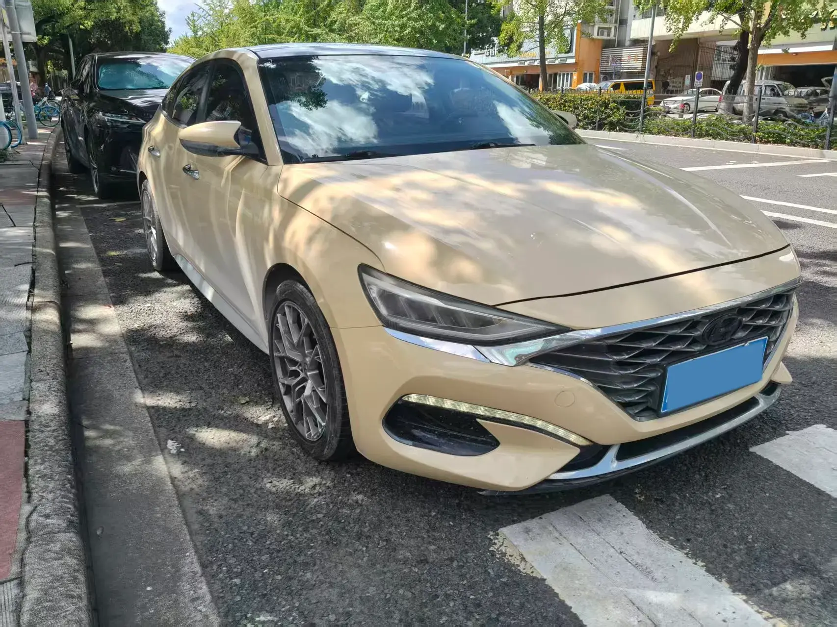 2019 HYUNDAI LA thumbnail 2