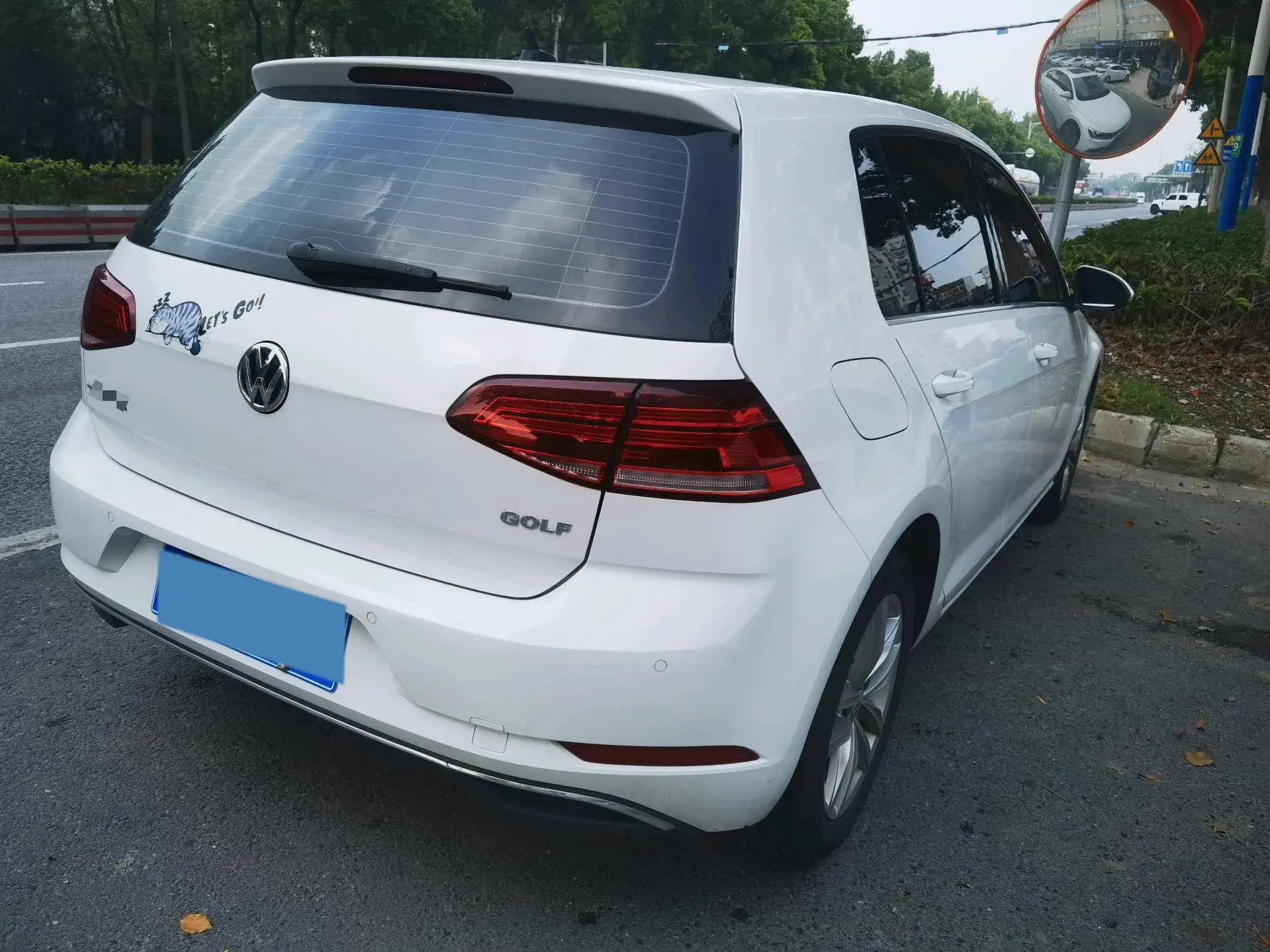 2019 VOLKSWAGEN GOLF thumbnail 4