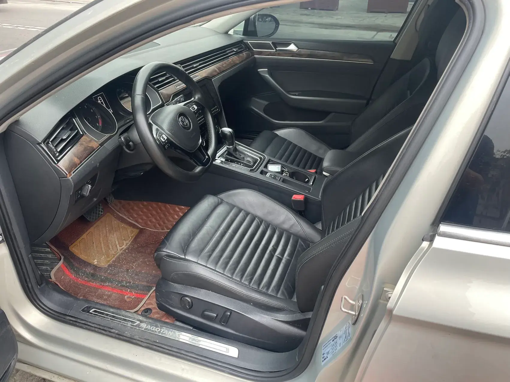 2019 VOLKSWAGEN MAGOTAN thumbnail 3