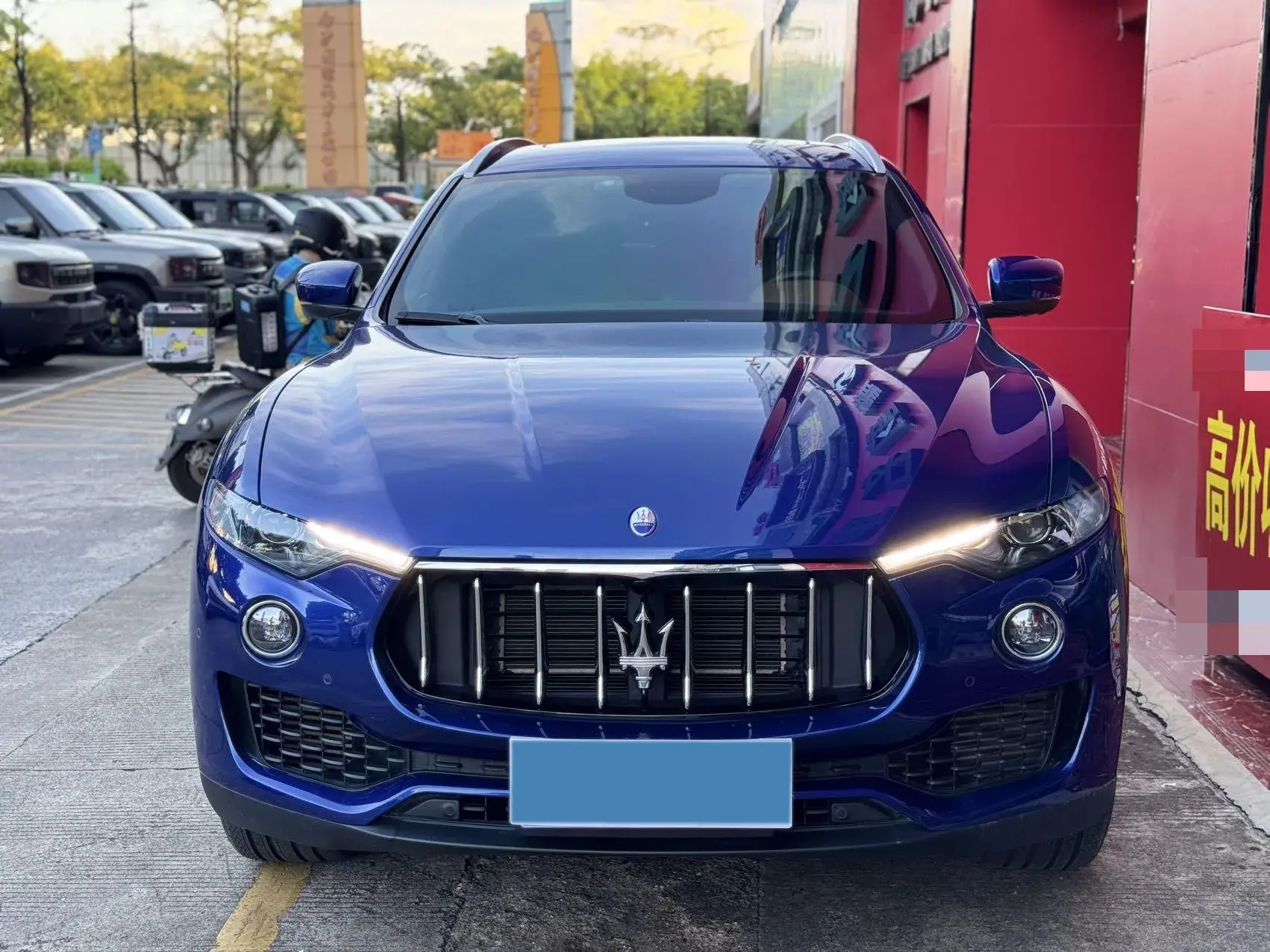 2019 MASERATI LEVANTE thumbnail 3
