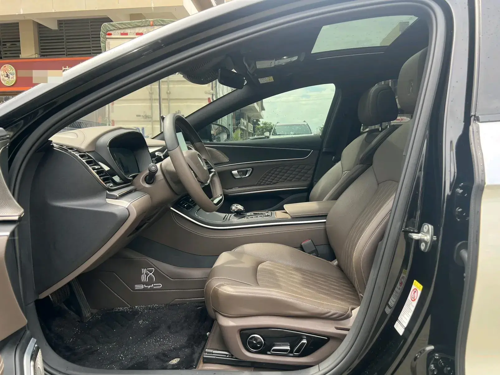 2023 BYD HAN thumbnail 4