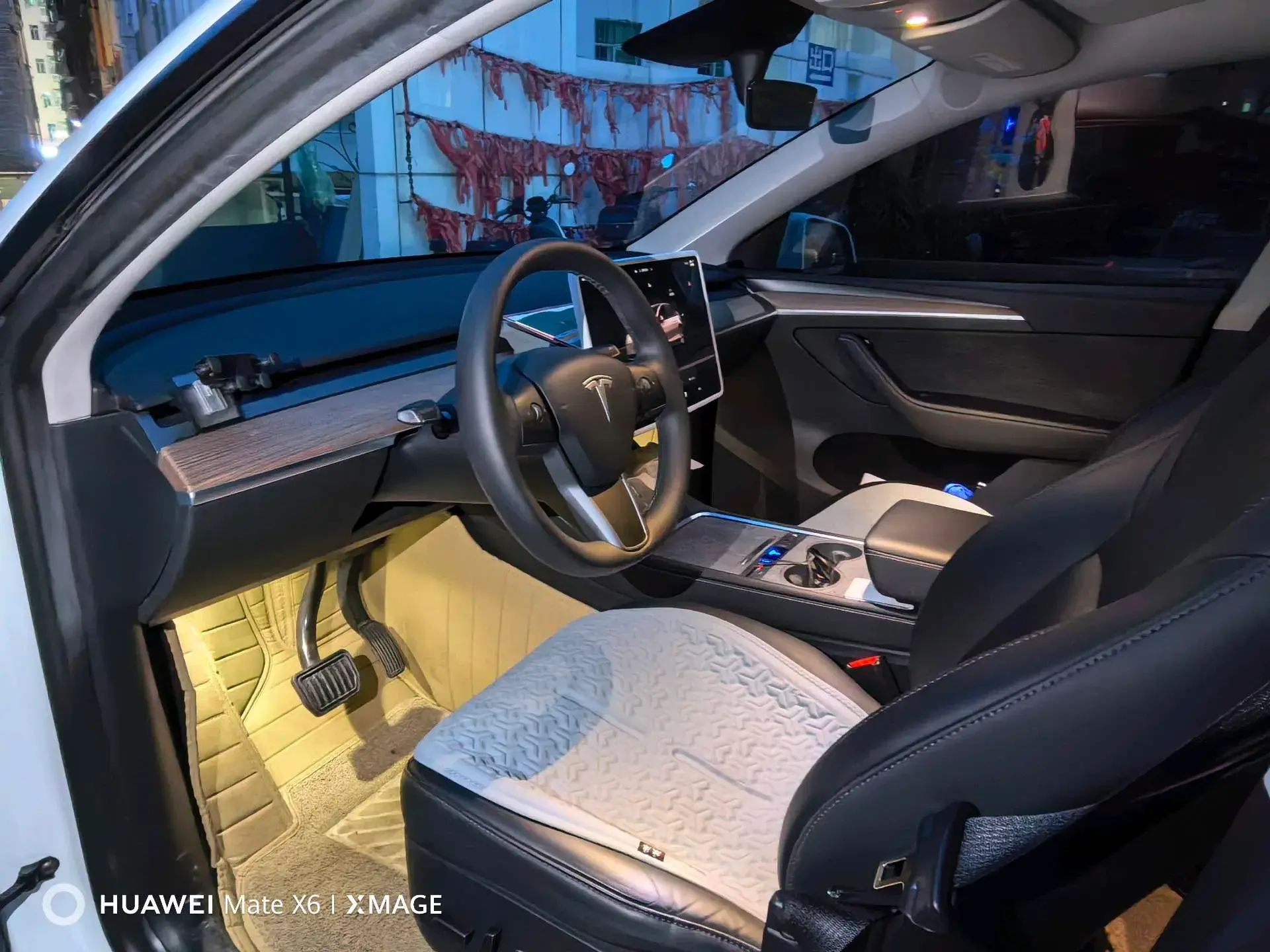 2022 TESLA MODEL thumbnail 4