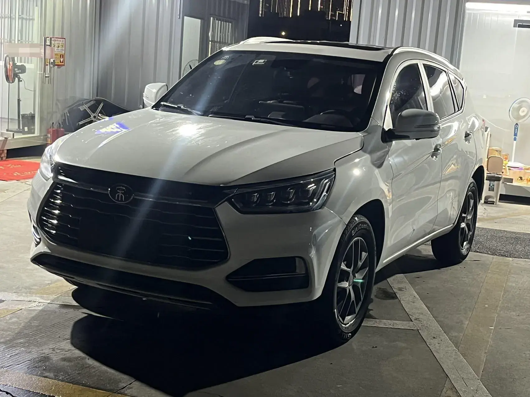 2019 BYD SONG view 1