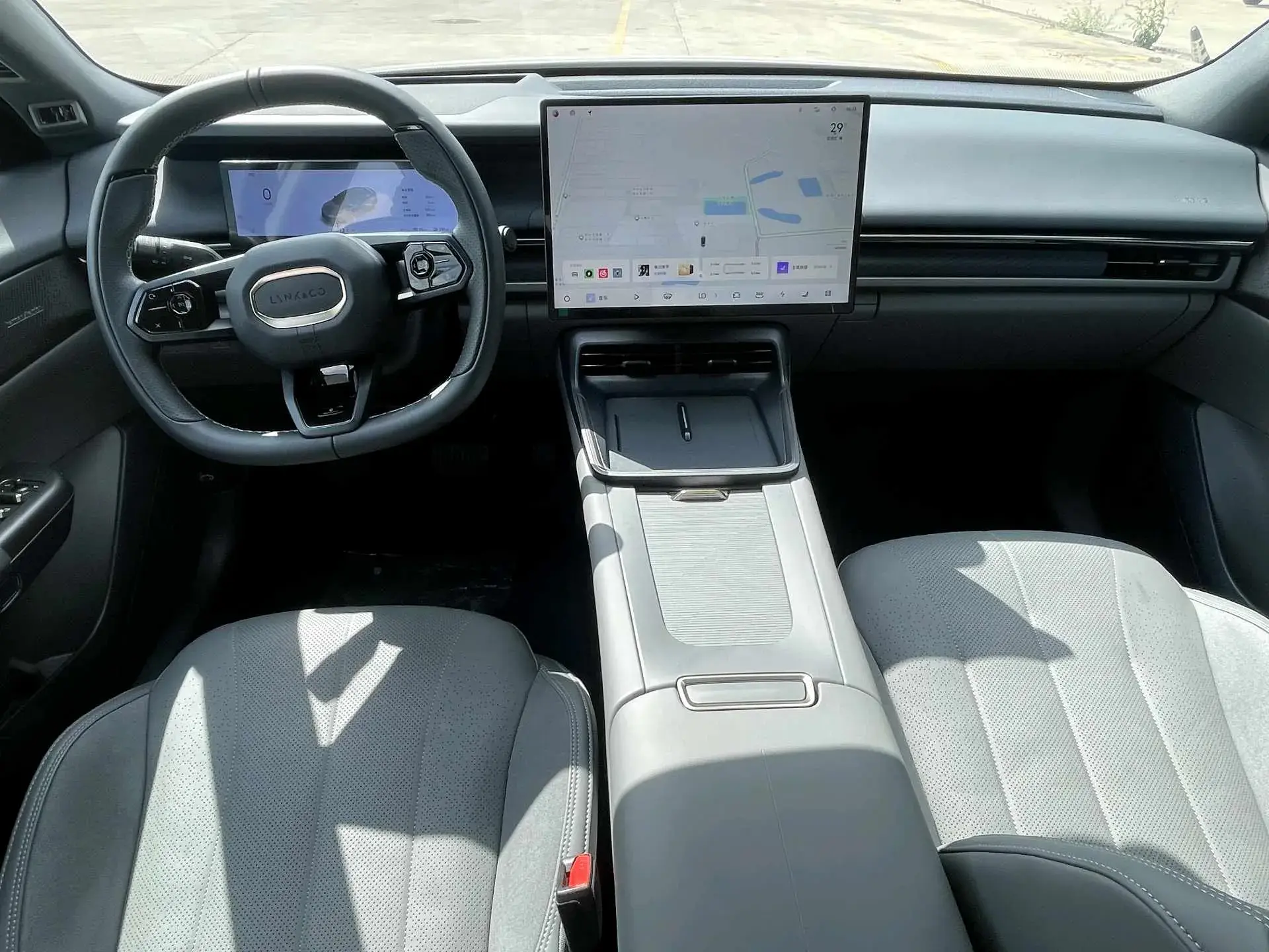 2024 LYNK&CO 07 thumbnail 4