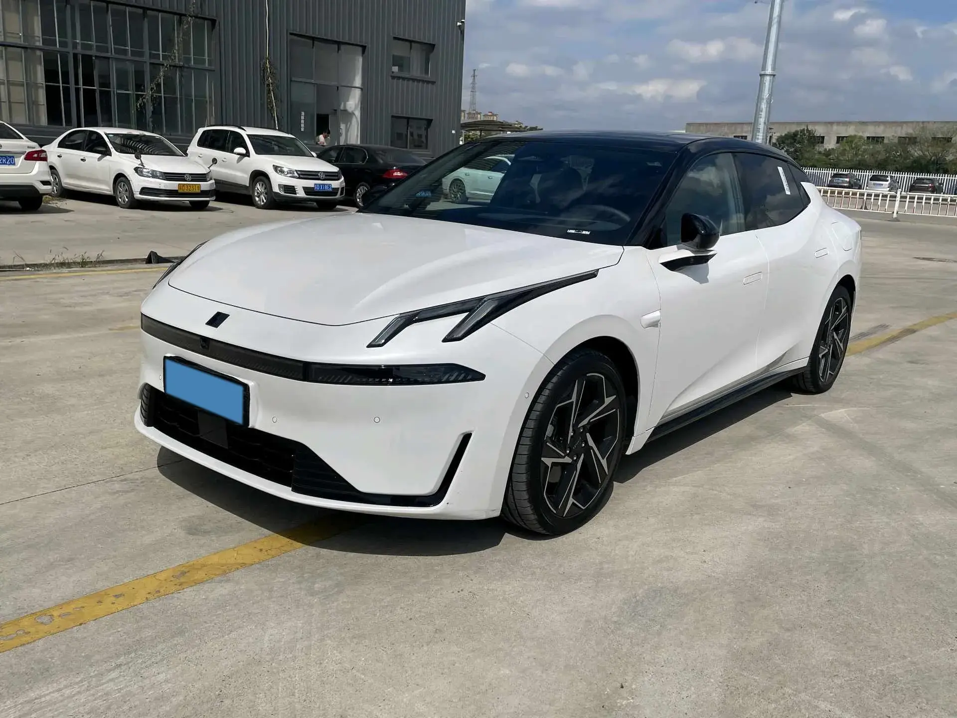 2024 LYNK&CO 07 view 1