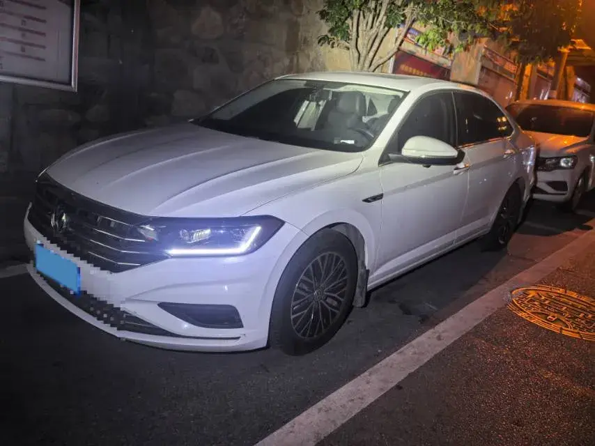 2021 VOLKSWAGEN SAGITAR view 1