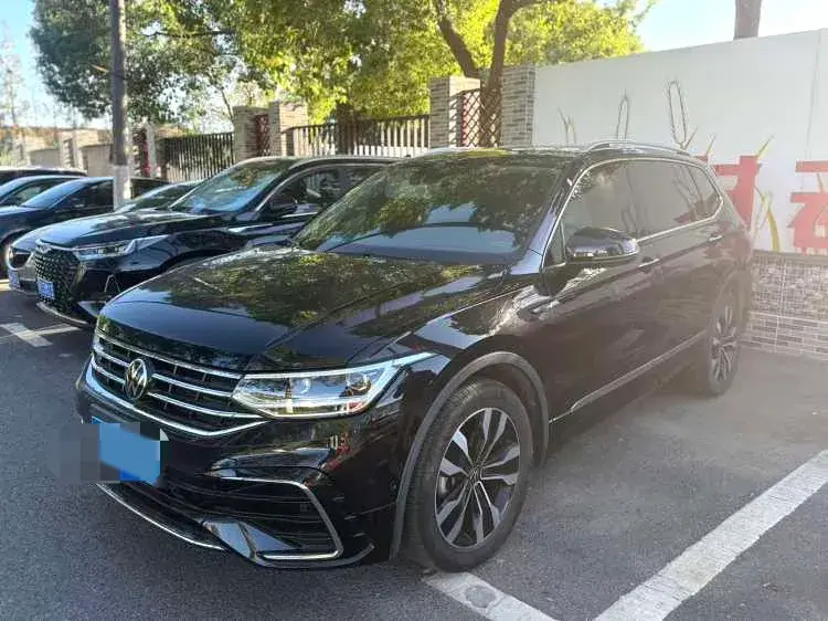 2023 Volkswagen Tiguan L 2.0T 186HP L4 7DCT