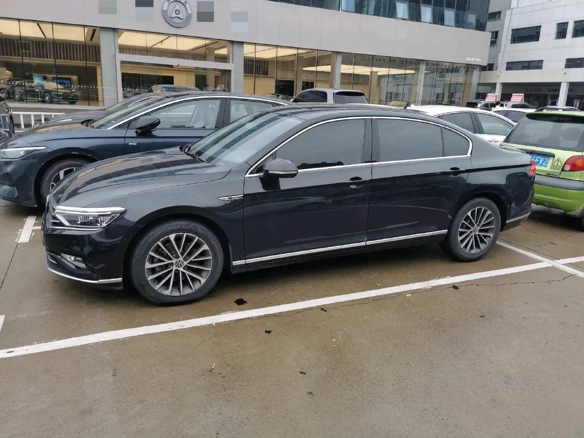 2020 Volkswagen Magotan 2.0T 220HP L4 7DCT,autocango,china used car exporter,china ev exporter,chinese used car exporter,chinese used ev exporter