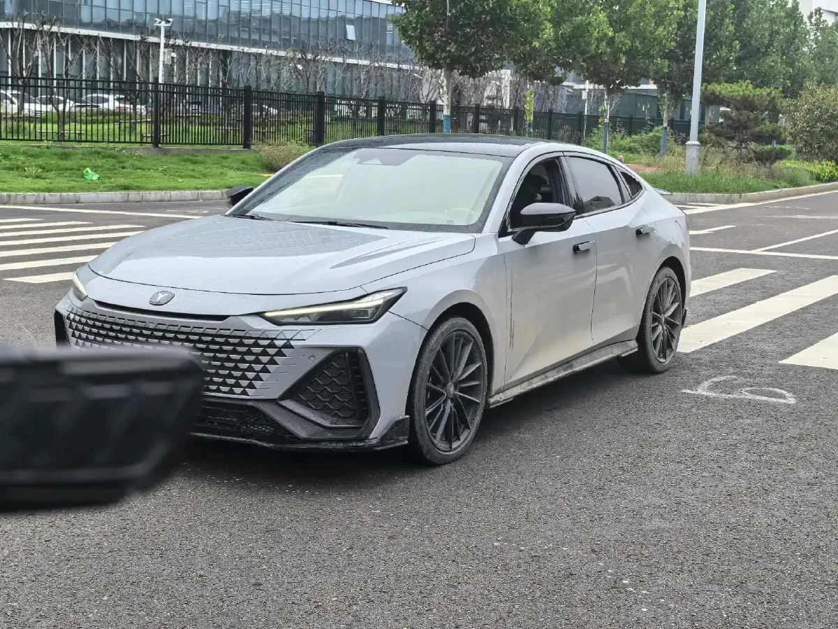 2022 ChangAn UNI-V 2.0T 233HP L4 8AT