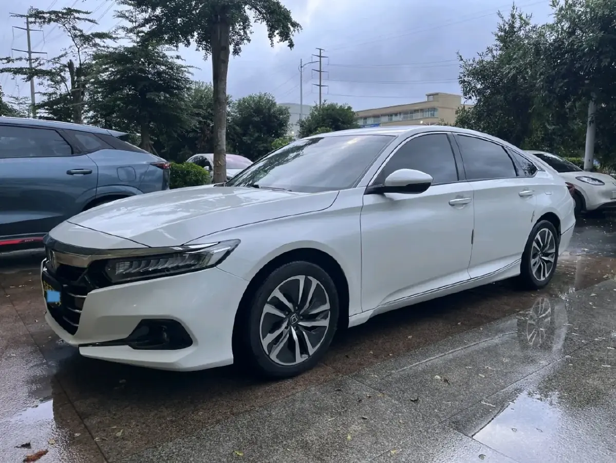 2022 Honda Accord 2.0L 146HP L4 E-CVT Hybrid