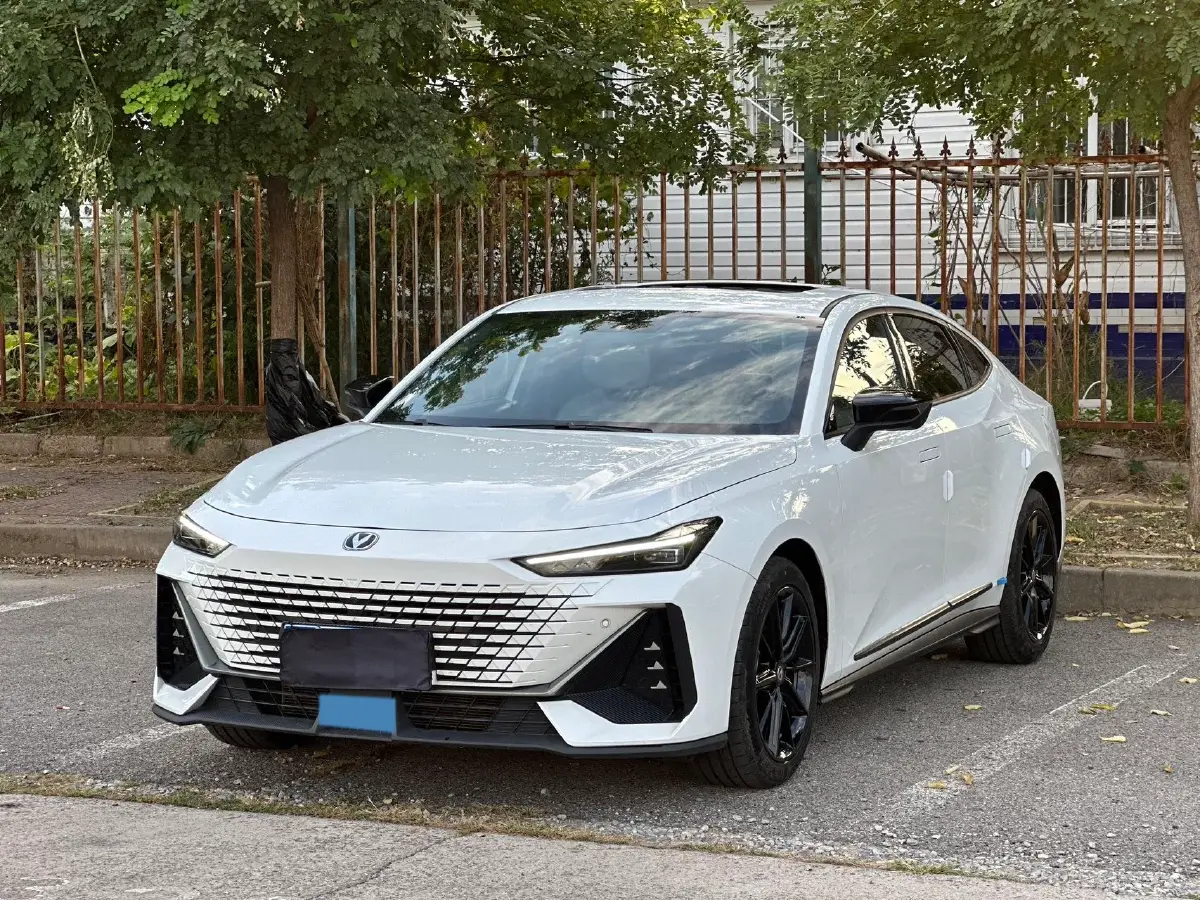 2022 ChangAn UNI-V 1.5T 188HP L4 7DCT