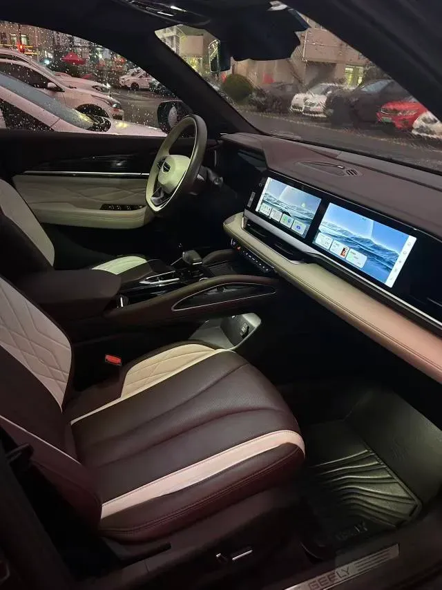 2021 Geely Monjaro 2.0T 218HP L4 7DCT,autocango,china used car exporter,china ev exporter,chinese used car exporter,chinese used ev exporter