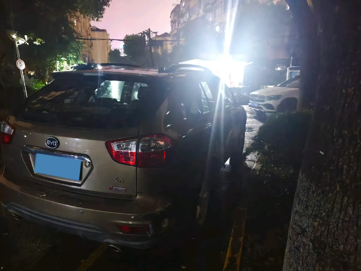 2014 BYD S6 2.4L 167HP L4 6DCT,autocango,china used car exporter,china ev exporter,chinese used car exporter,chinese used ev exporter