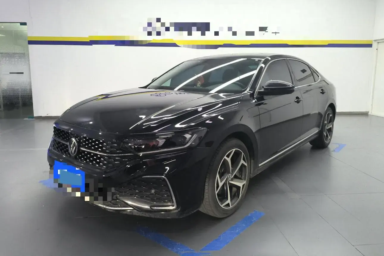 2023 Volkswagen Passat 2.0T 186HP L4 7DCT