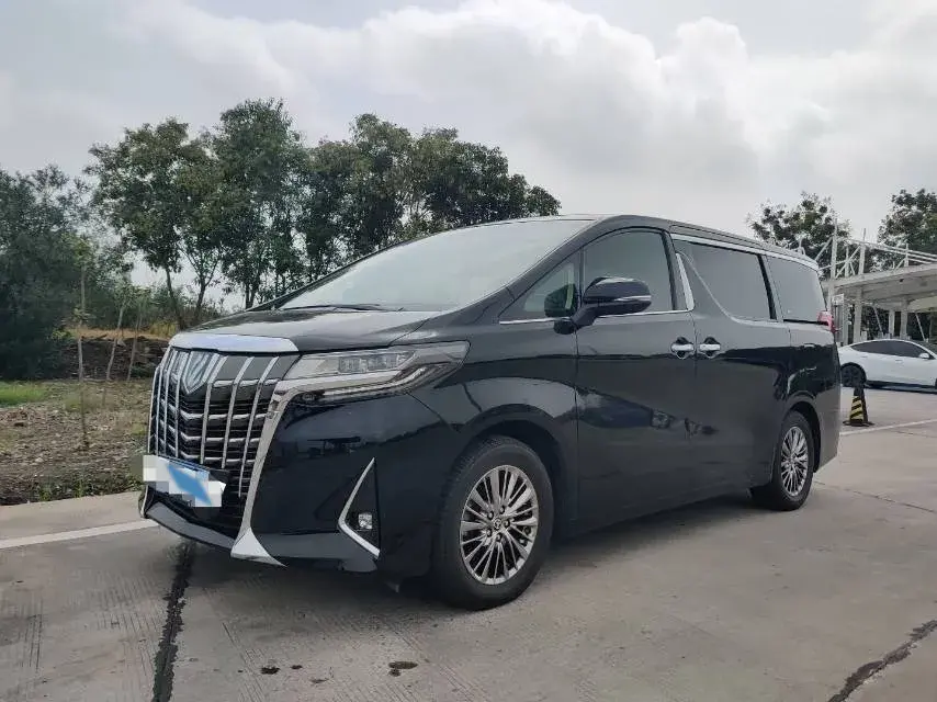 2021 Toyota Alphard 2.5L 117HP L4 E-CVT Hybrid