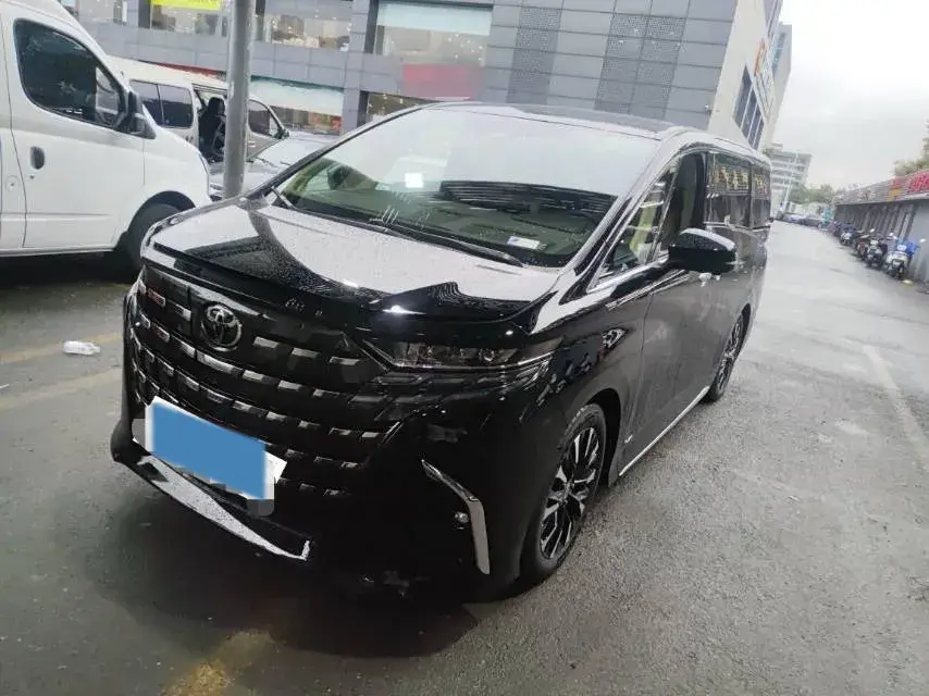 2024 Toyota Alphard 2.5L 190HP L4 E-CVT Hybrid
