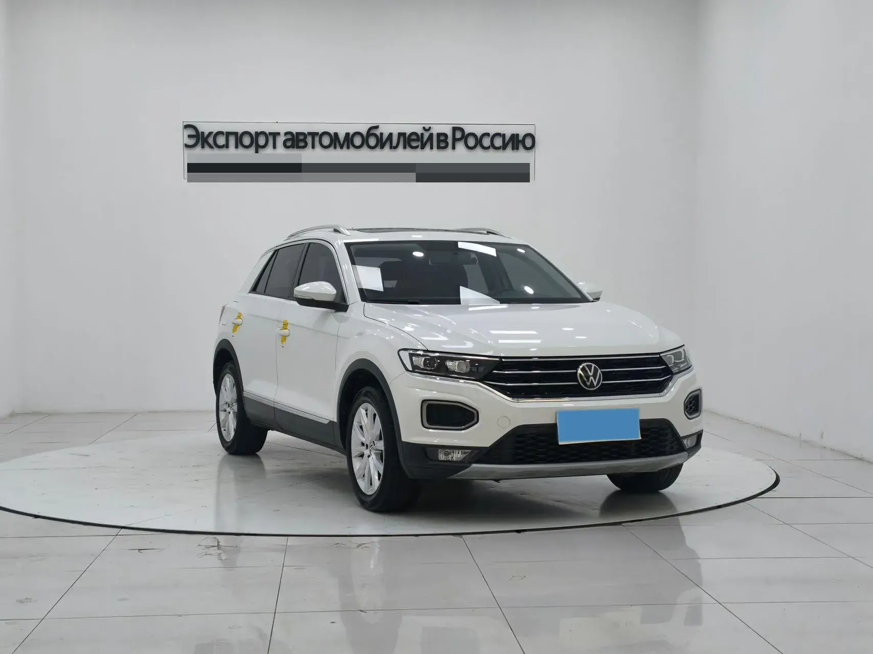 2021 VOLKSWAGEN T-ROC thumbnail 3