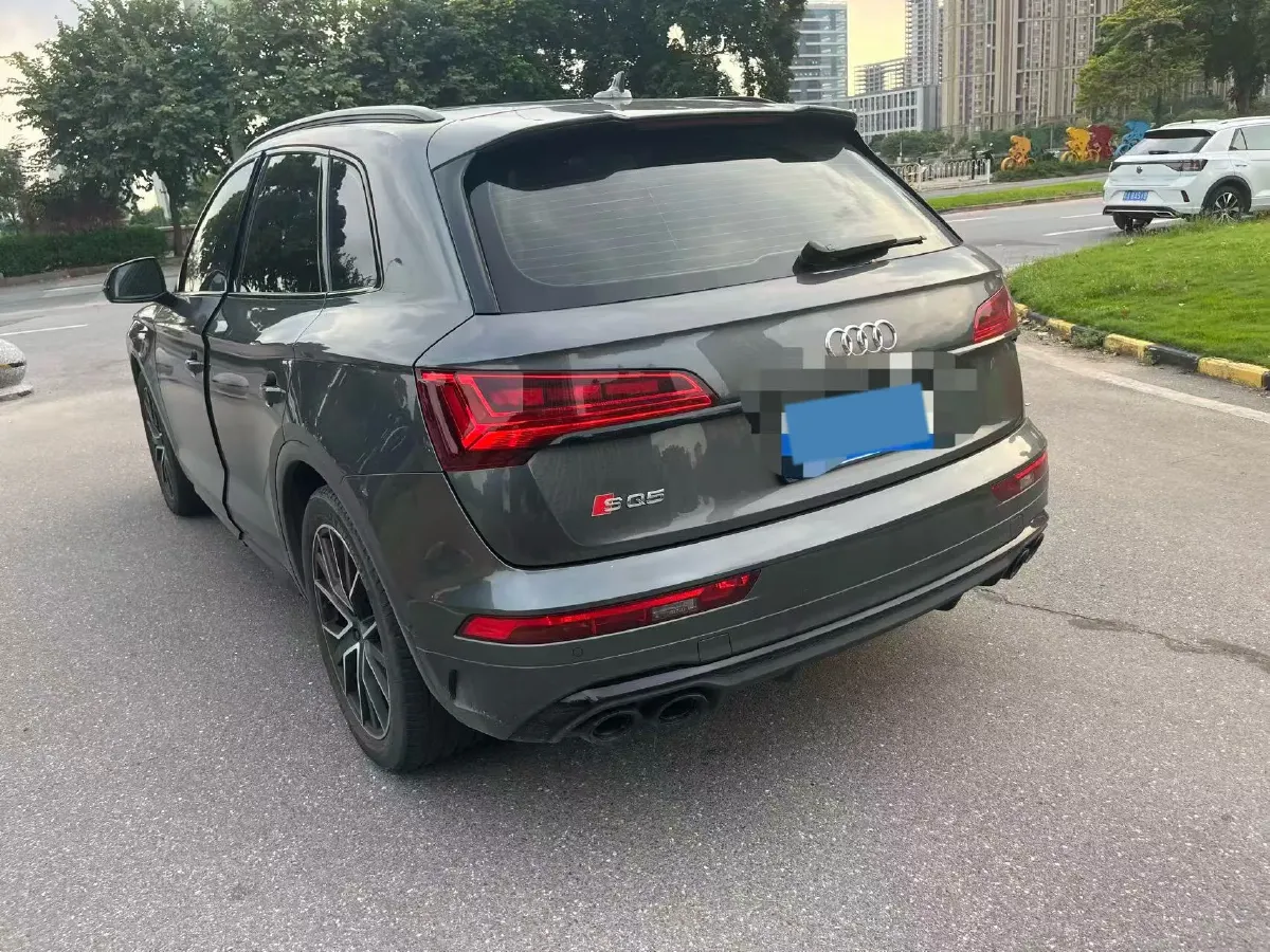 2021 Audi SQ5 3.0T 354HP V6 8AT,autocango,china used car exporter,china ev exporter,chinese used car exporter,chinese used ev exporter