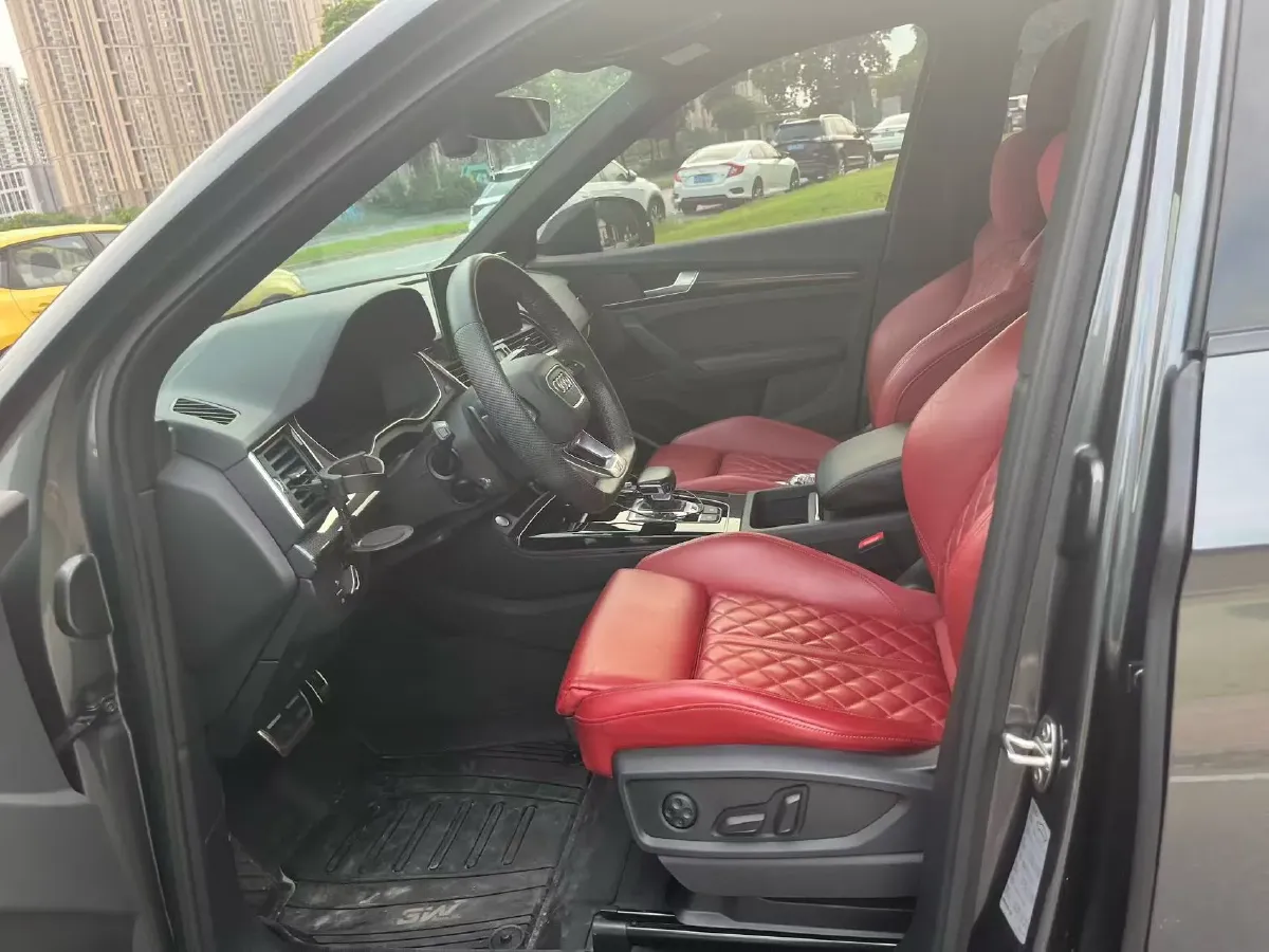 2021 Audi SQ5 3.0T 354HP V6 8AT,autocango,china used car exporter,china ev exporter,chinese used car exporter,chinese used ev exporter