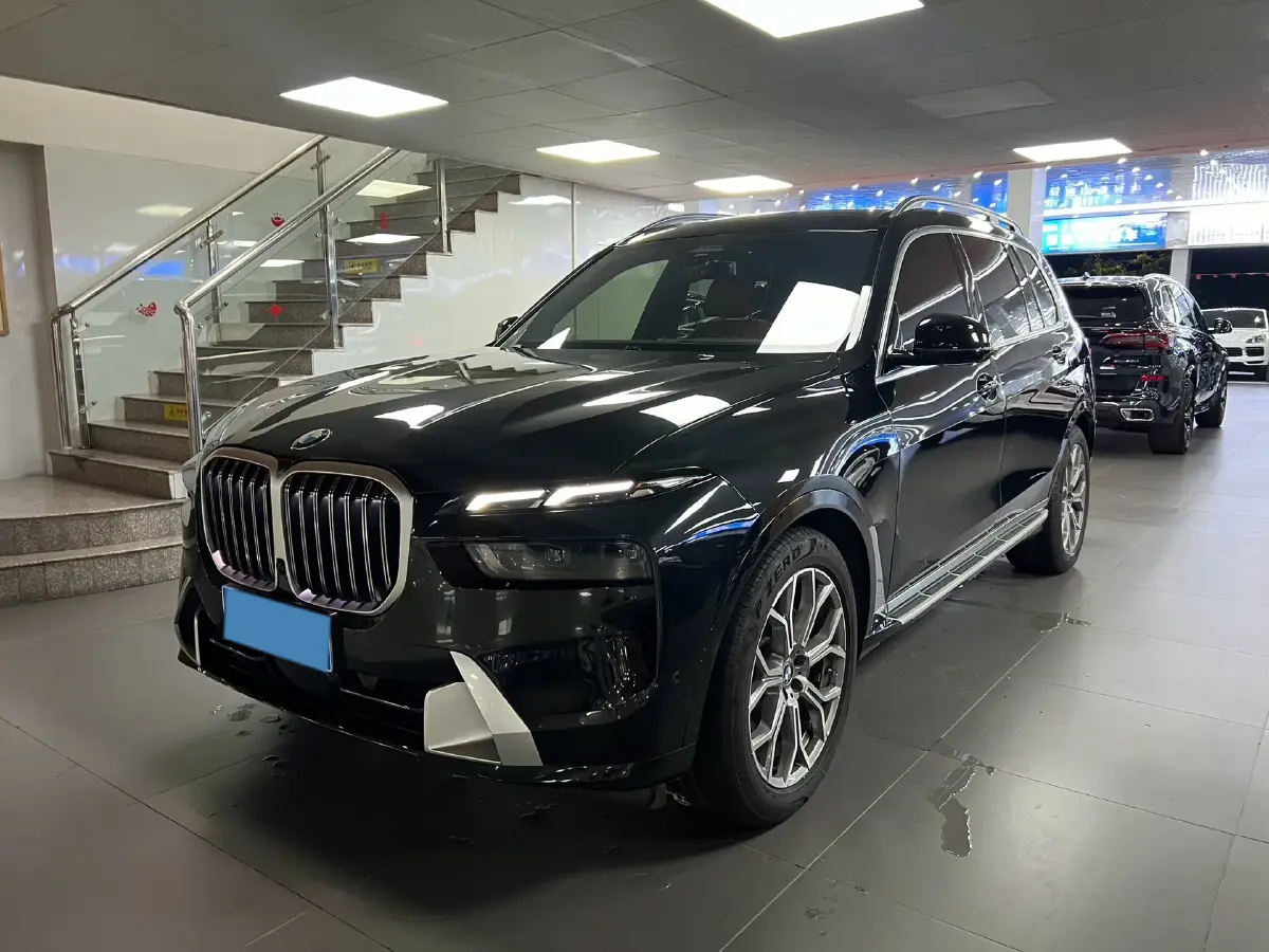 2023 BMW X7 3.0T 381HP L6 8AT