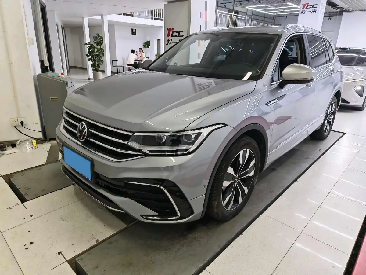 2023 Volkswagen Tiguan L 2.0T 186HP L4 7DCT