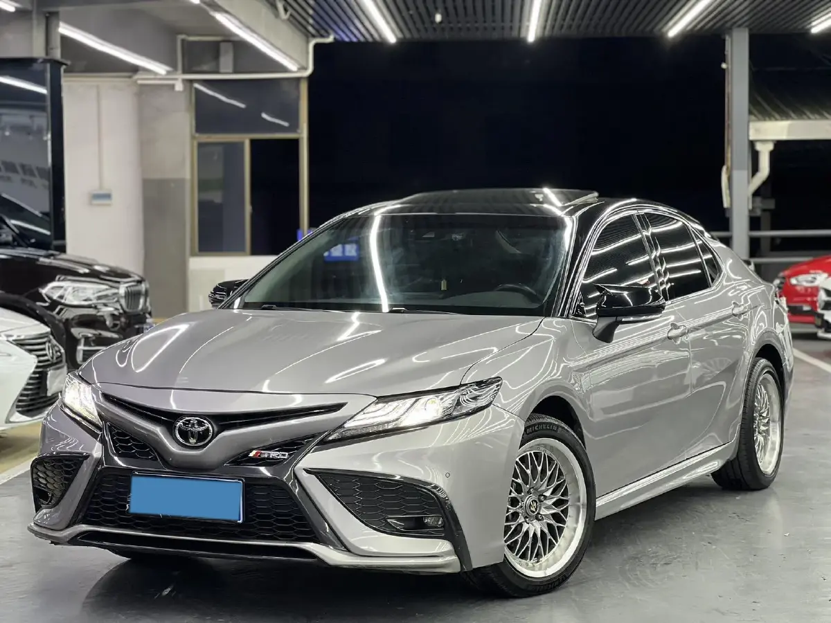 2021 Toyota Camry 2.5L 209HP L4 8AT