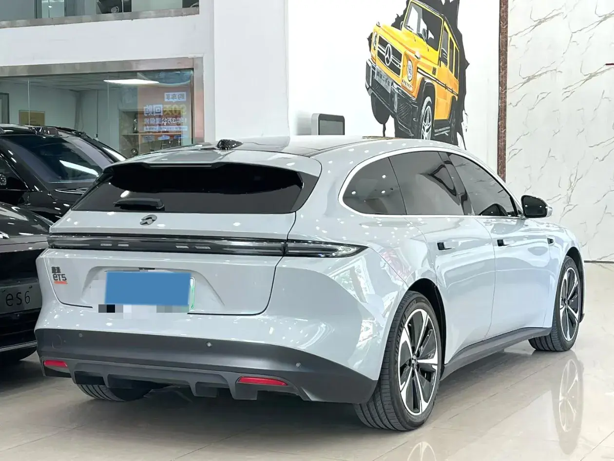 2023 NIO ET5T thumbnail 3