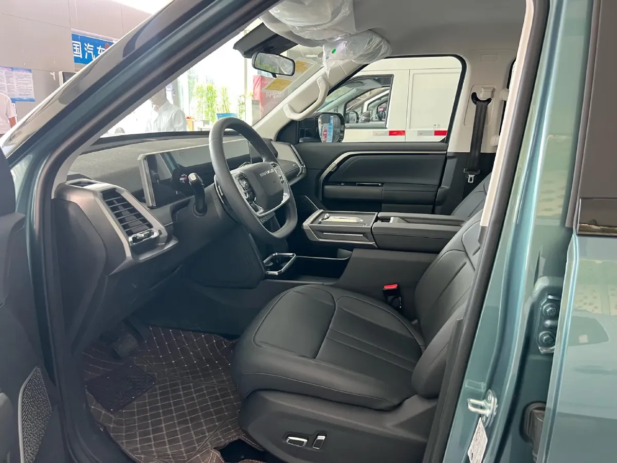 2025 MAXUS InterstellarX 2.5T 224HP L4 8AT,autocango,china used car exporter,china ev exporter,chinese used car exporter,chinese used ev exporter