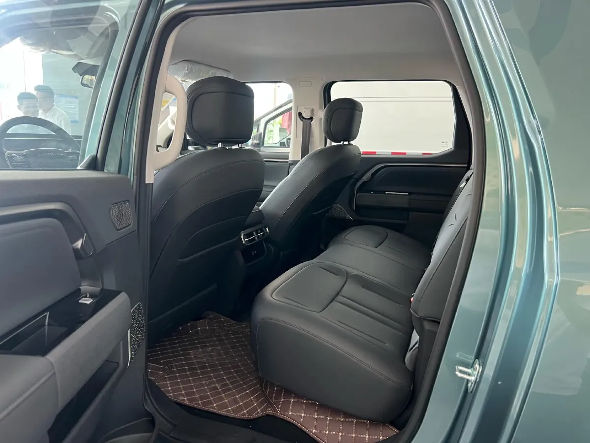 2025 MAXUS InterstellarX 2.5T 224HP L4 8AT,autocango,china used car exporter,china ev exporter,chinese used car exporter,chinese used ev exporter