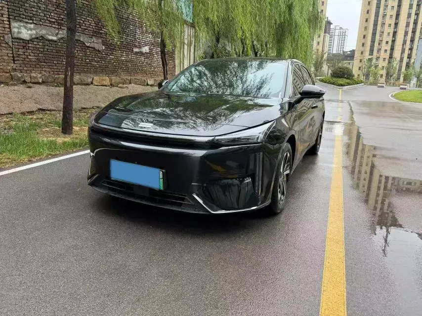 2024 Geely Galaxy L6 1.5T 163HP L4 3DHT PHEV