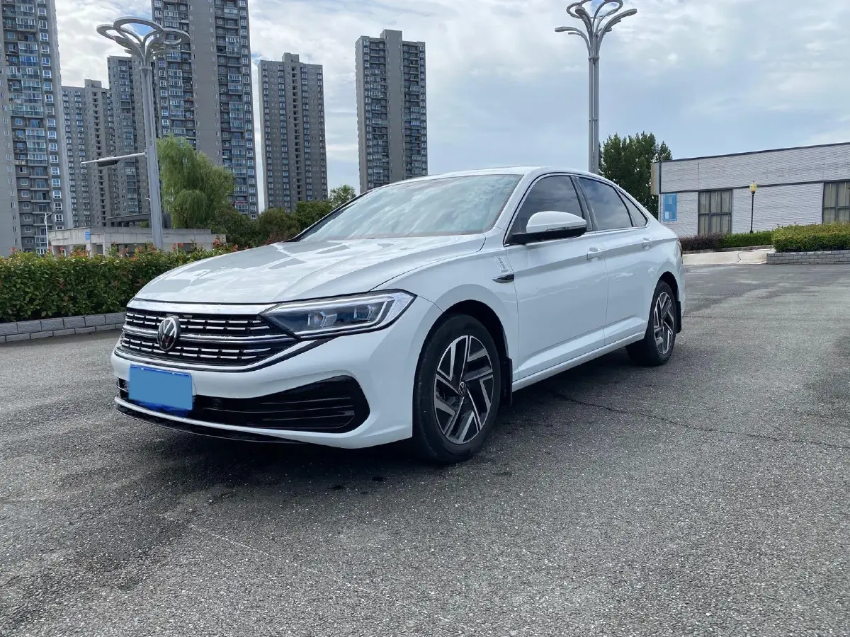 2023 Volkswagen Sagitar 1.5T 160HP L4 7DCT