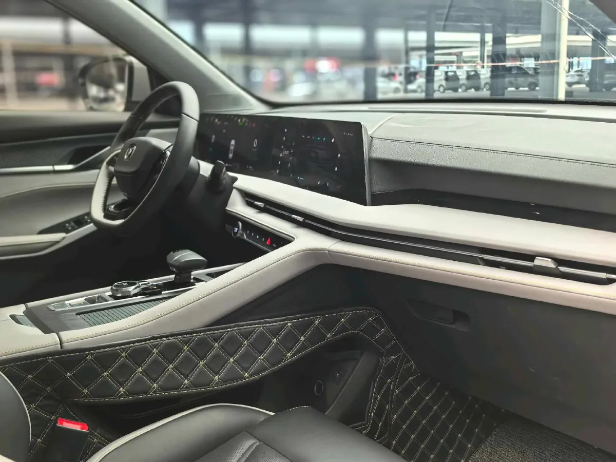 2023 ChangAn CS75 Plus iDD 1.5T 170HP L4 6TCT PHEV 28.39KWH,autocango,china used car exporter,china ev exporter,chinese used car exporter,chinese used ev exporter