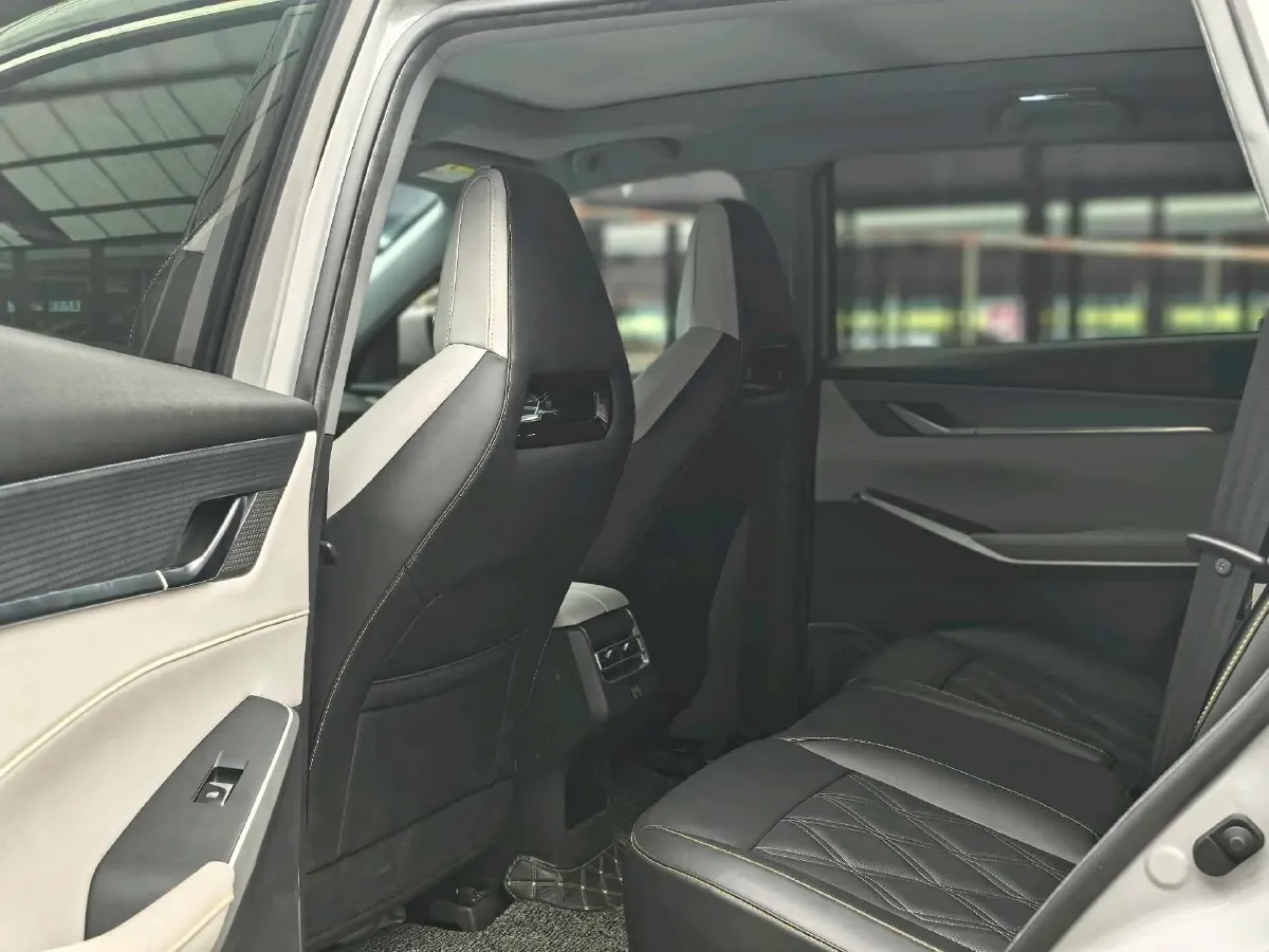 2023 ChangAn CS75 Plus iDD 1.5T 170HP L4 6TCT PHEV 28.39KWH,autocango,china used car exporter,china ev exporter,chinese used car exporter,chinese used ev exporter