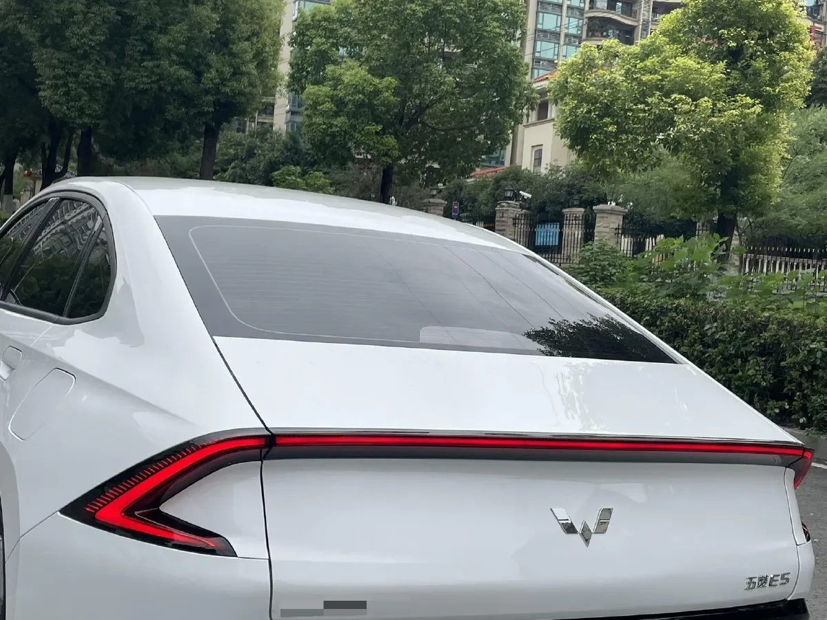 2024 WuLing E5 BEV 54.3KWH,autocango,china used car exporter,china ev exporter,chinese used car exporter,chinese used ev exporter